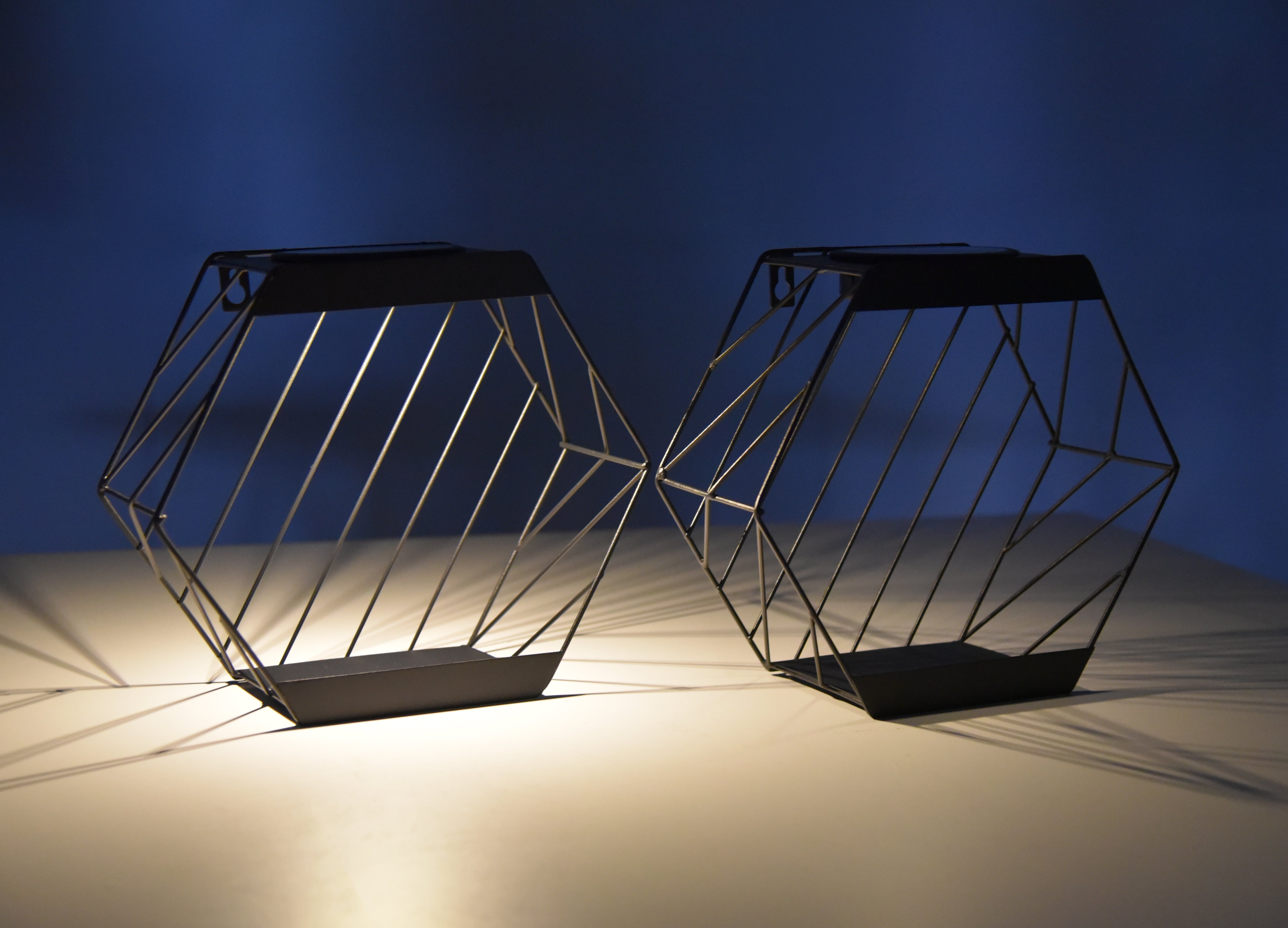 Solar-Pflanzregal 2er-Set beleuchtetes Blumenregal AMARA Pflanzentreppe von Garden Pleasure