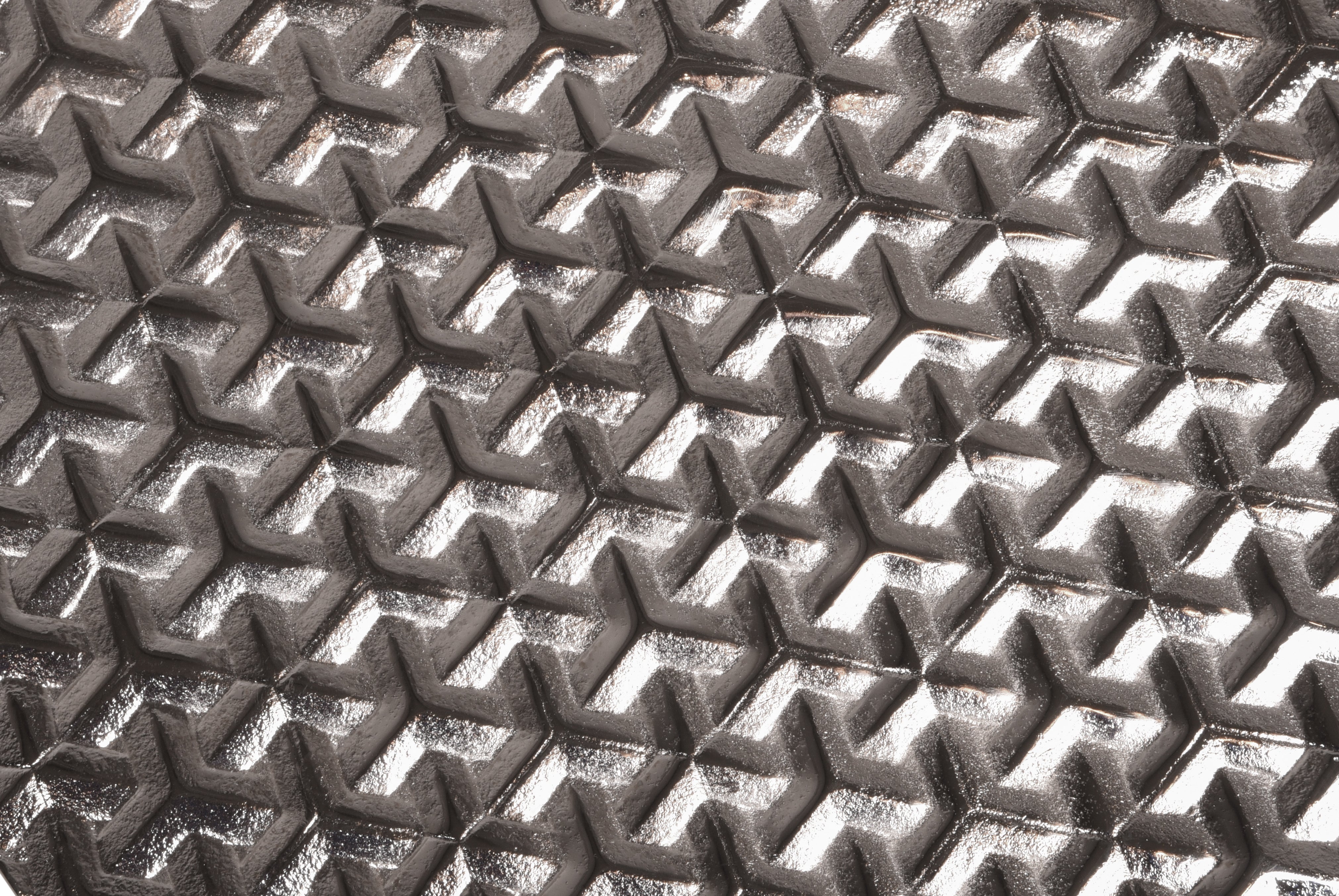 Beistelltisch moderner Aluminiumtisch KALA silberner Metalltisch von Interia Home & Living