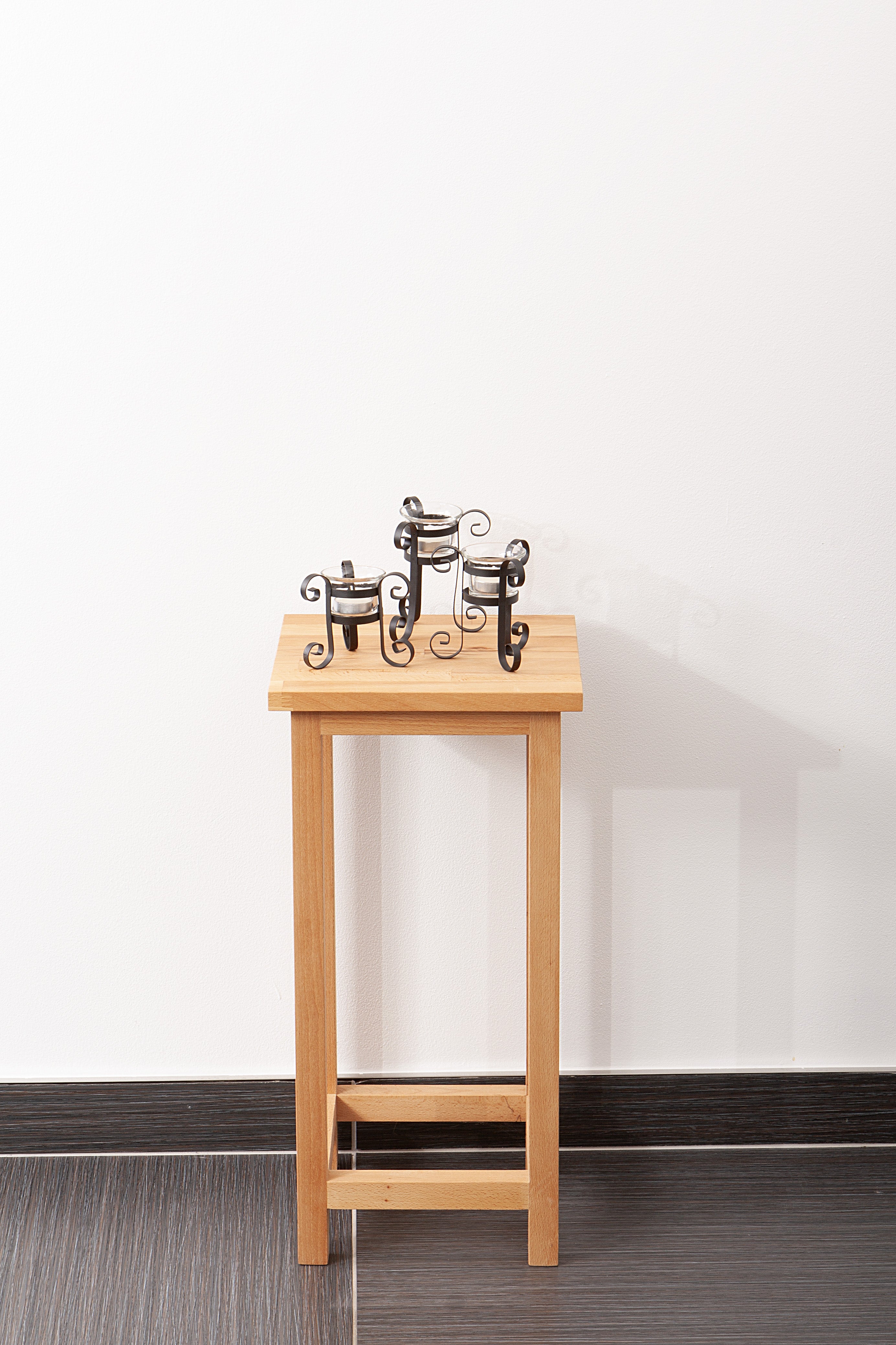 Blumenständer massiver Pflanzenständer MARCO 2 Dekohocker aus Kernbuche von Interia Home & Living