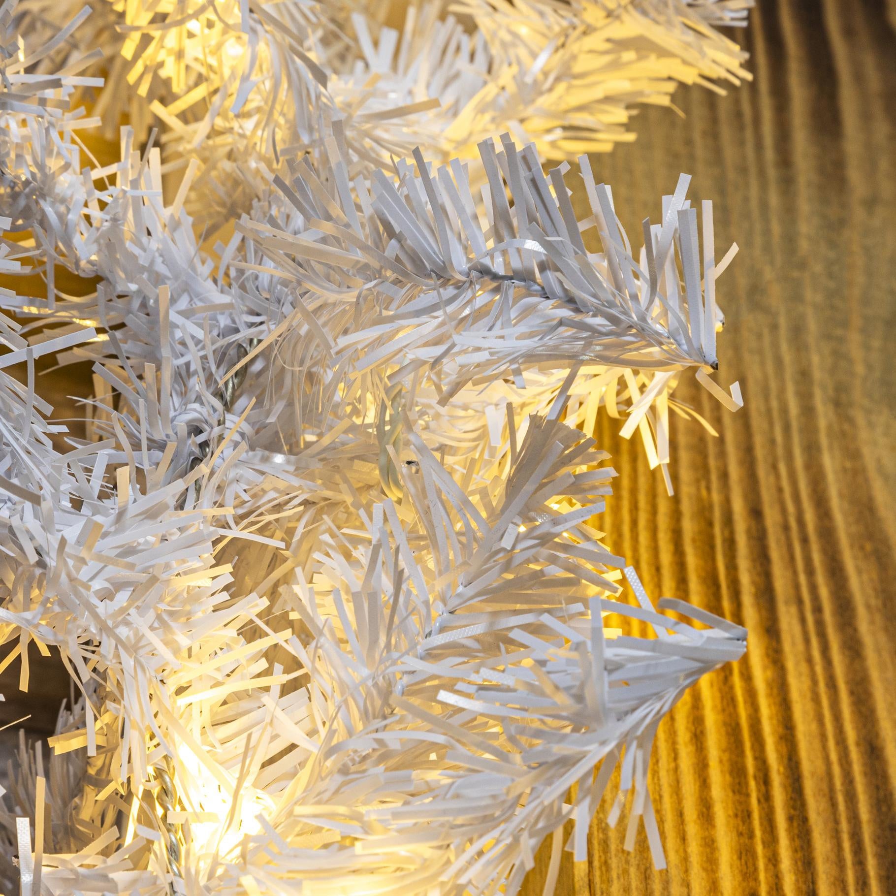 Künstliche Weihnachtsgirlande mit Beleuchtung 5 Meter, mit Kugeln weiß, innen und außen