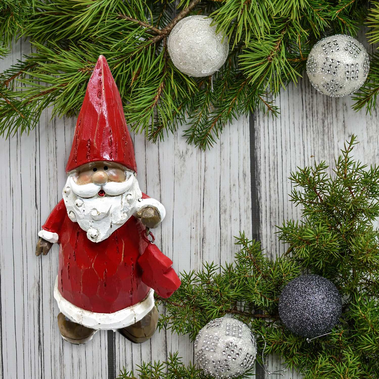 Dekofigur Weihnachtsmann mit Weihnachtsbaum