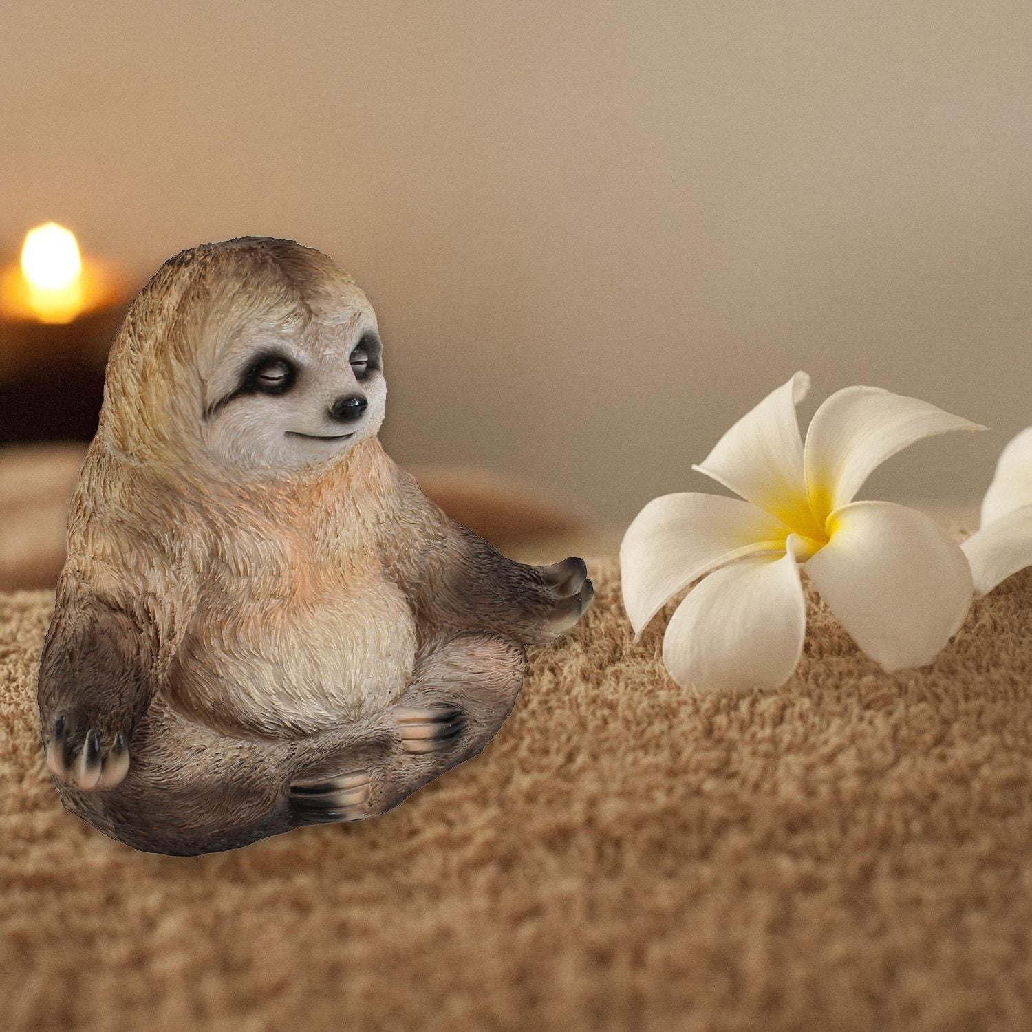 Faultier Figur aus Polyresin | Yoga-Faultier | Lustige und entspannte Dekofigur | 21 cm hoch | Perfekt für Wohnzimmer oder Homeoffice