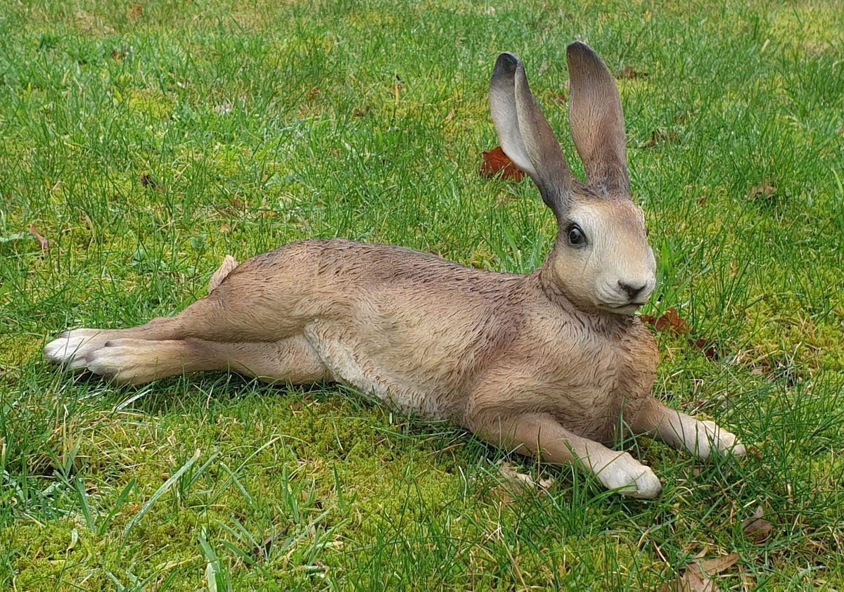 Hasenfigur Hase Figur liegend „Uwe“ Deko Osterhase Gartendeko wetterfest Indoor Outdoor Hase Statue Deko Hase Osterdeko Hase
