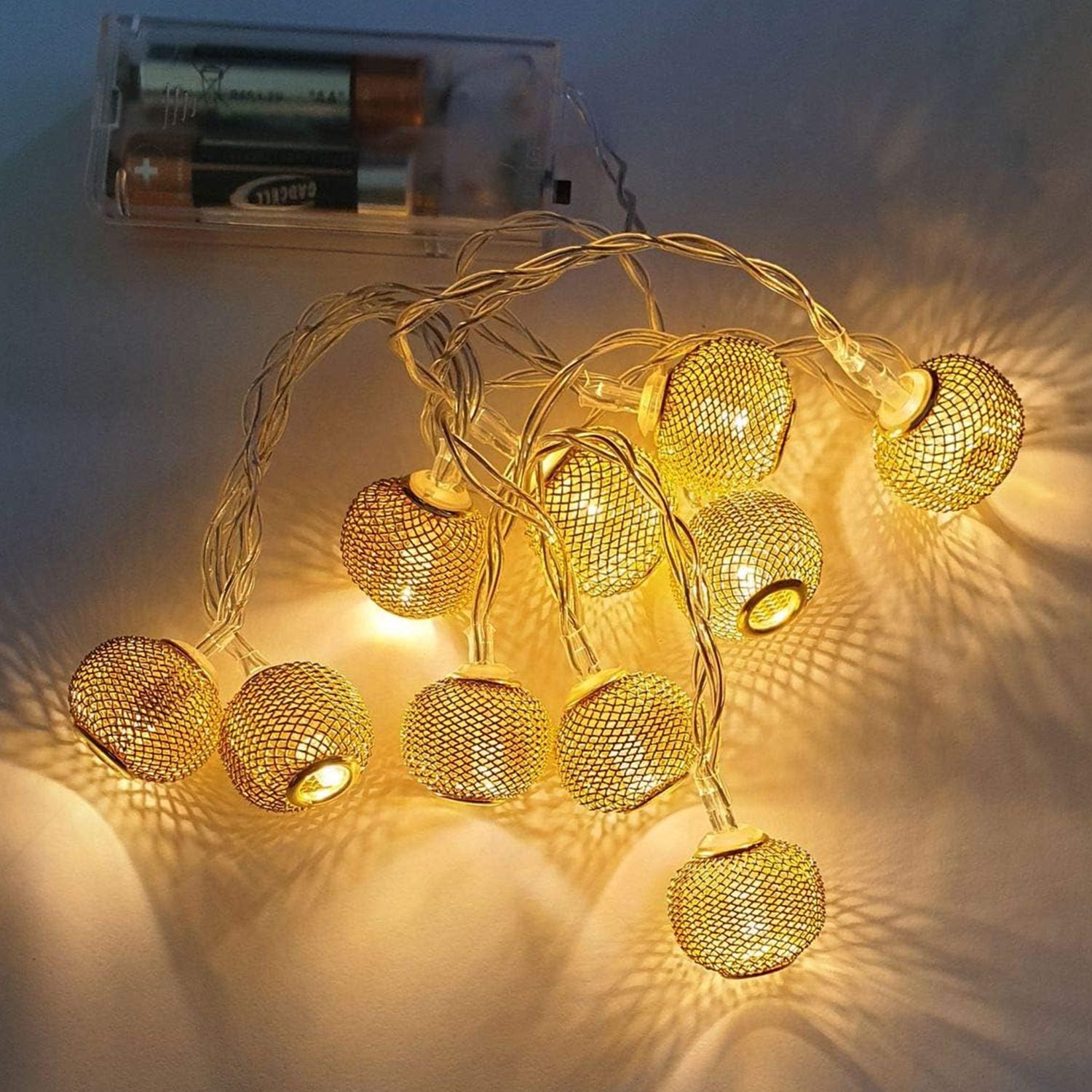 LED Lichterkette mit 10 Kugeln in Goldoptik warmweiß Batteriebetrieb Indoor 4 Stück